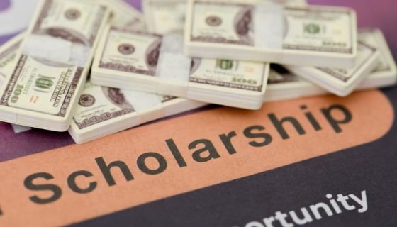 heathens-gon’-hate:-white-anti-dei-group-takes-on-congressional-black-caucus-in-high-stakes-scholarship-showdown